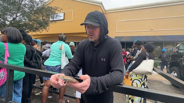 Long lines frustration outside Orange County SNAP office